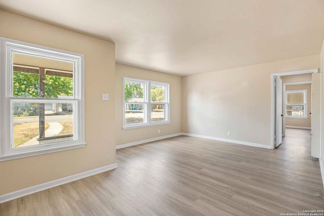 142 W PALFREY, San Antonio, TX 78233