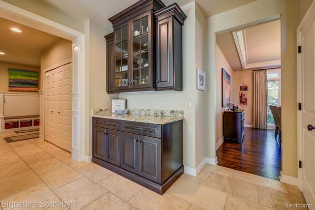 3225 Legacy Court, West Bloomfield Charter Township, MI 48323