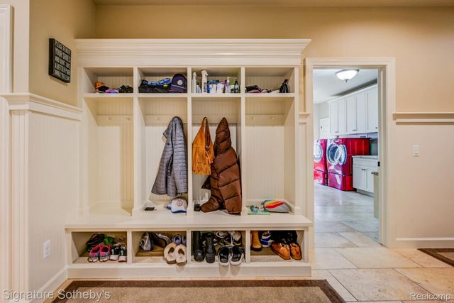 3225 Legacy Court, West Bloomfield Charter Township, MI 48323