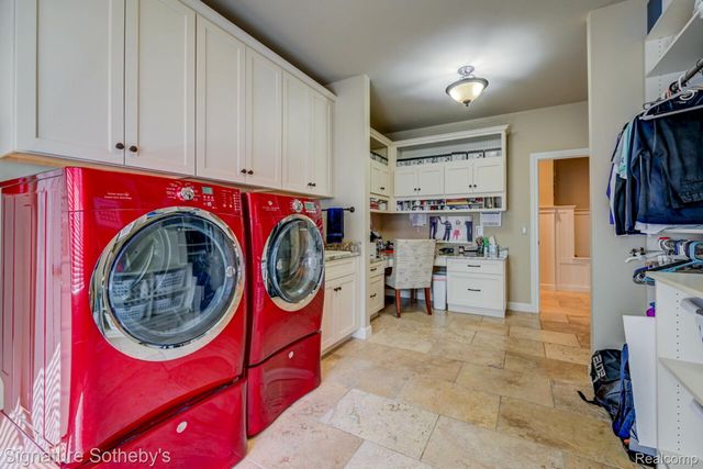 3225 Legacy Court, West Bloomfield Charter Township, MI 48323