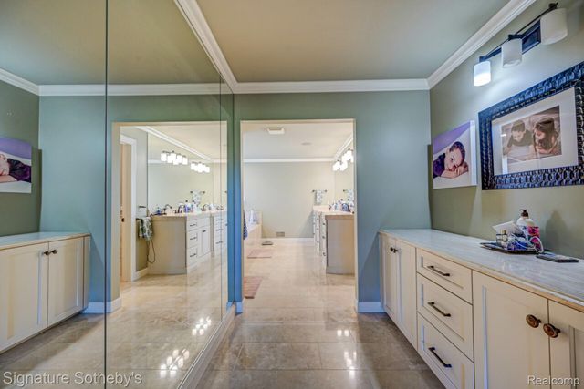 3225 Legacy Court, West Bloomfield Charter Township, MI 48323