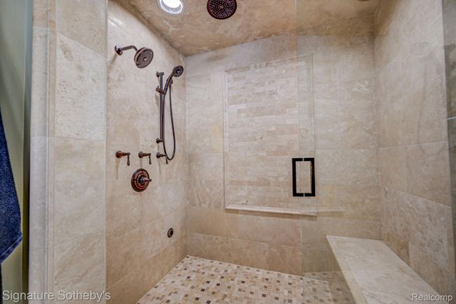 3225 Legacy Court, West Bloomfield Charter Township, MI 48323