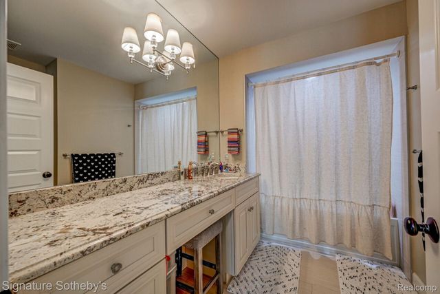 3225 Legacy Court, West Bloomfield Charter Township, MI 48323