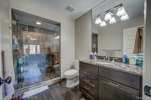 3225 Legacy Court, West Bloomfield Charter Township, MI 48323