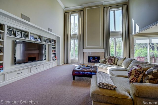 3225 Legacy Court, West Bloomfield Charter Township, MI 48323