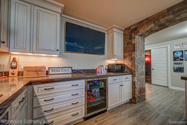 3225 Legacy Court, West Bloomfield Charter Township, MI 48323