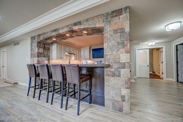 3225 Legacy Court, West Bloomfield Charter Township, MI 48323