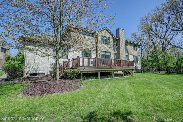 3225 Legacy Court, West Bloomfield Charter Township, MI 48323