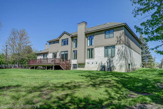 3225 Legacy Court, West Bloomfield Charter Township, MI 48323