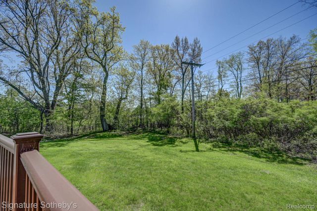 3225 Legacy Court, West Bloomfield Charter Township, MI 48323