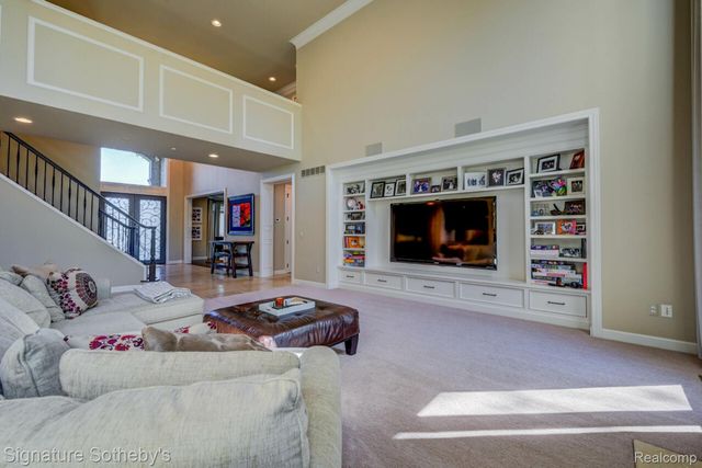 3225 Legacy Court, West Bloomfield Charter Township, MI 48323