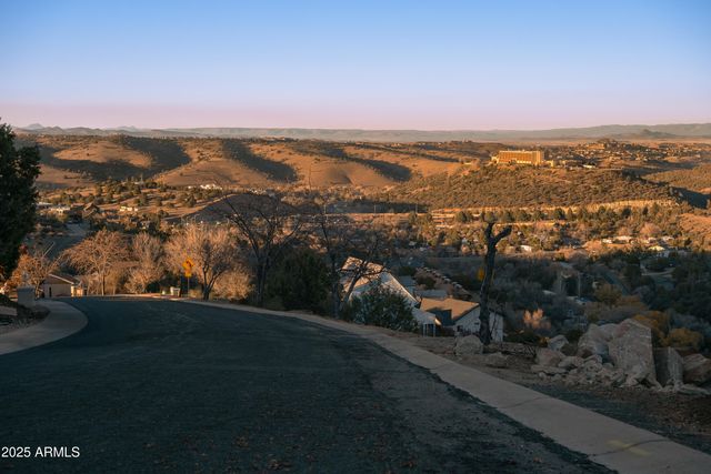 1336 NEWPORT RIDGE Drive 113, Prescott, AZ 86303