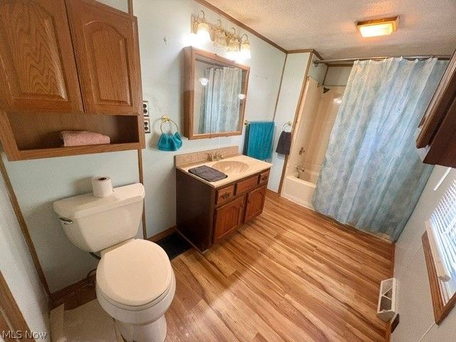 2047 Wilson Avenue NE, Warren, OH 44483