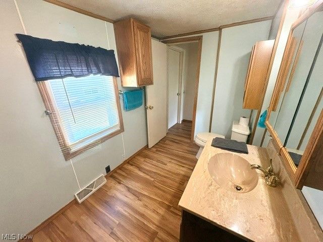 2047 Wilson Avenue NE, Warren, OH 44483