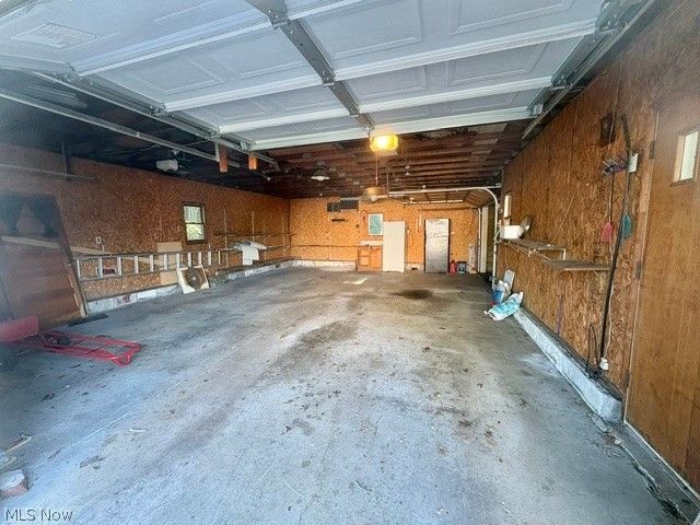2047 Wilson Avenue NE, Warren, OH 44483