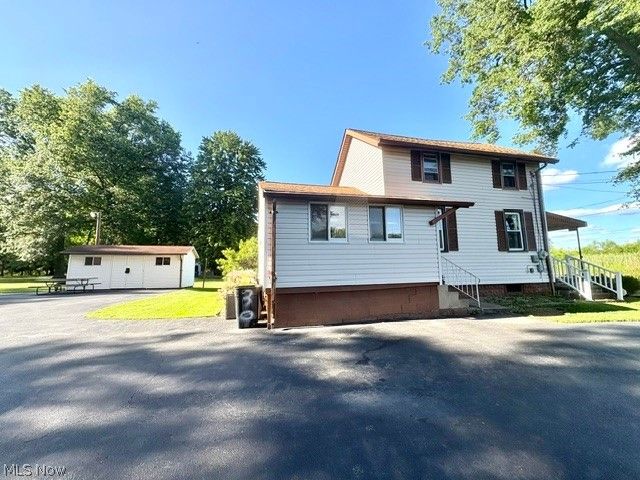 2047 Wilson Avenue NE, Warren, OH 44483