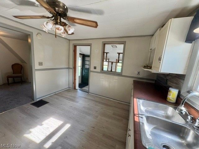 2047 Wilson Avenue NE, Warren, OH 44483