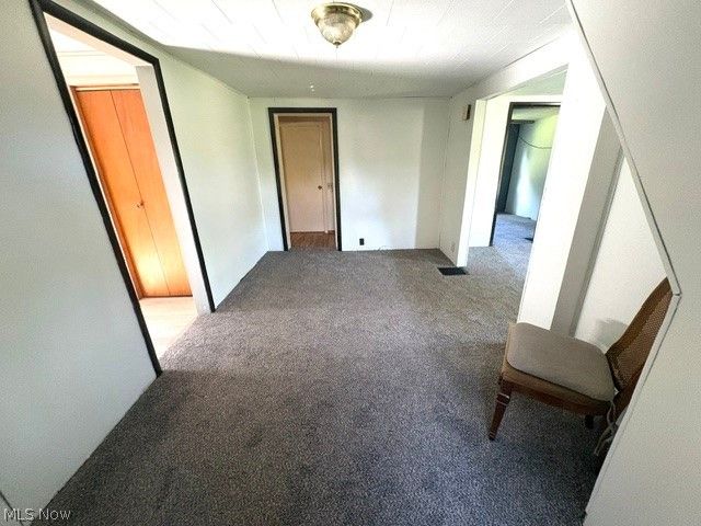 2047 Wilson Avenue NE, Warren, OH 44483