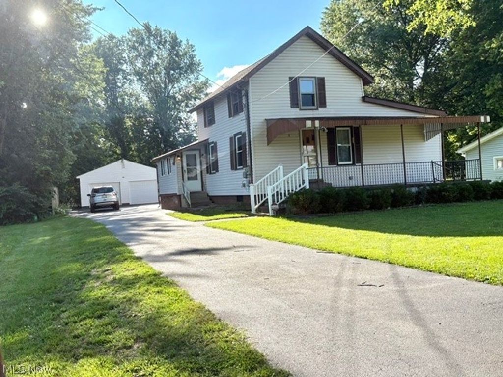 2047 Wilson Avenue NE, Warren, OH 44483