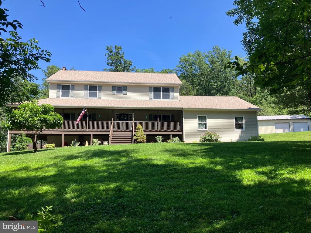 3700 LEHNENBERG RD, Riegelsville, PA 18077