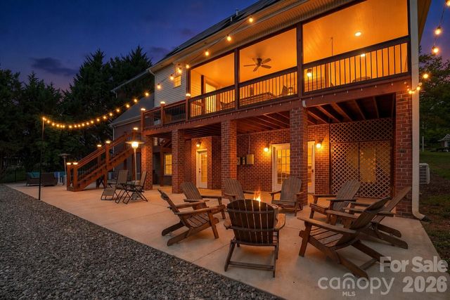 4616 20th Street Place NE, Hickory, NC 28601
