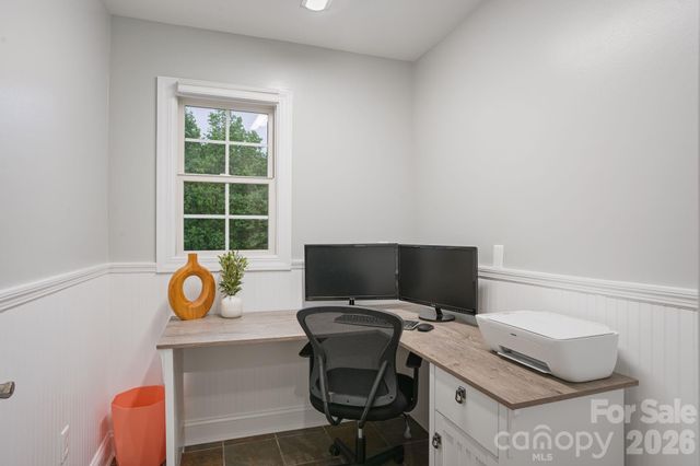 4616 20th Street Place NE, Hickory, NC 28601