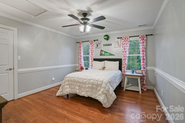 4616 20th Street Place NE, Hickory, NC 28601