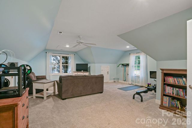 4616 20th Street Place NE, Hickory, NC 28601
