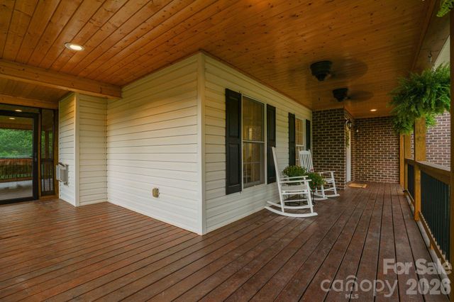 4616 20th Street Place NE, Hickory, NC 28601