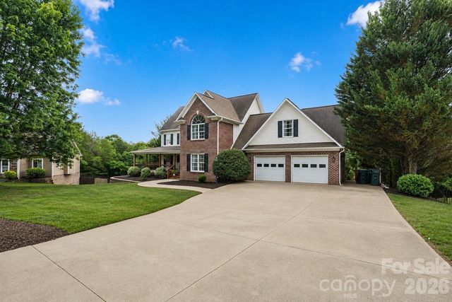 4616 20th Street Place NE, Hickory, NC 28601