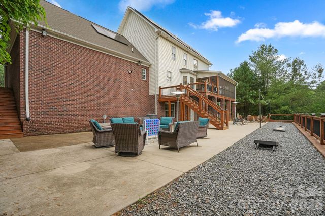 4616 20th Street Place NE, Hickory, NC 28601