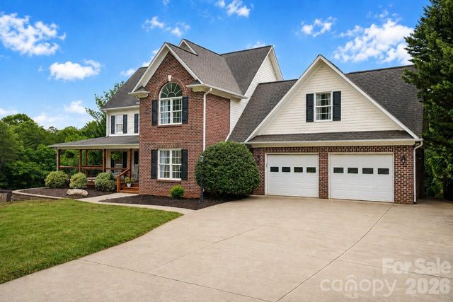 4616 20th Street Place NE, Hickory, NC 28601
