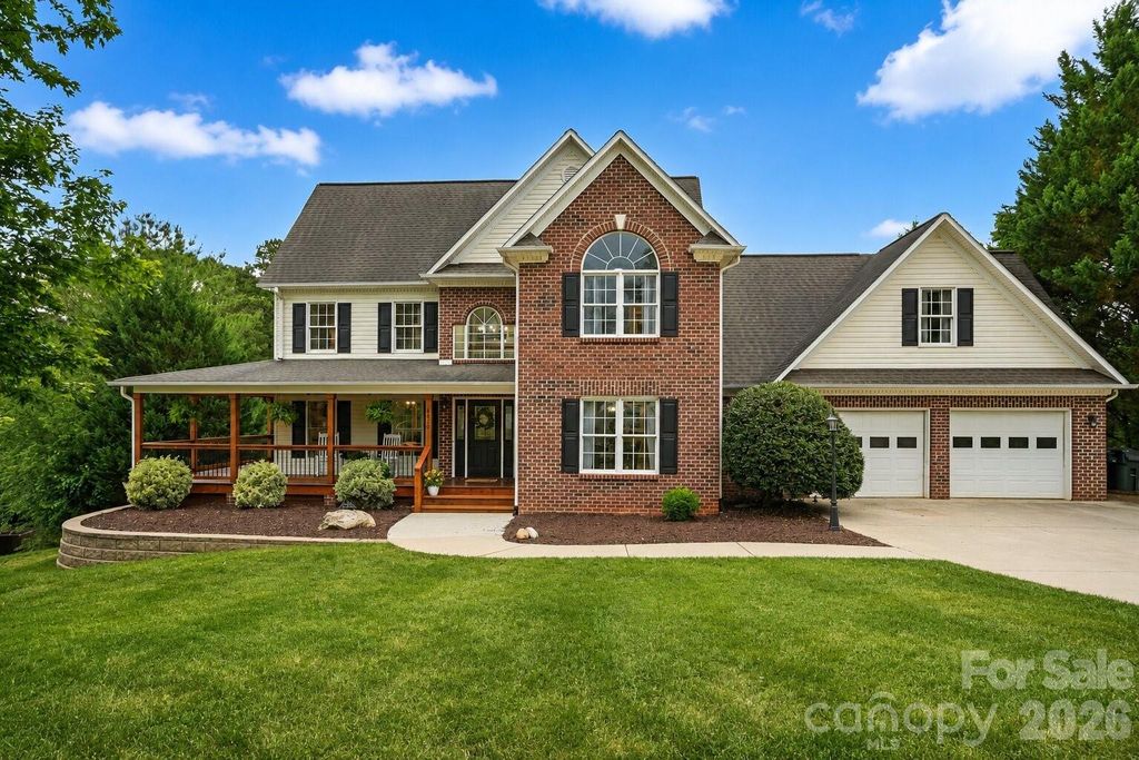4616 20th Street Place NE, Hickory, NC 28601
