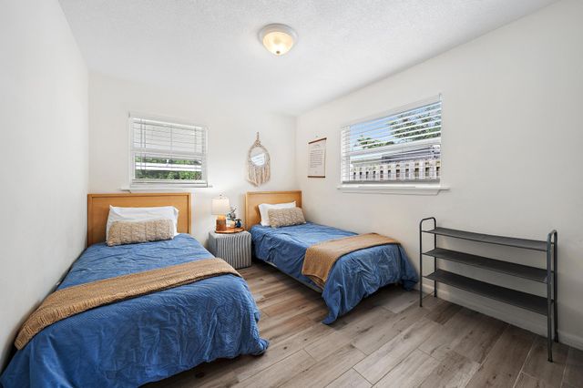 558 Ivy Avenue, Palm Beach Gardens, FL 33410