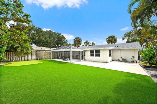 558 Ivy Avenue, Palm Beach Gardens, FL 33410
