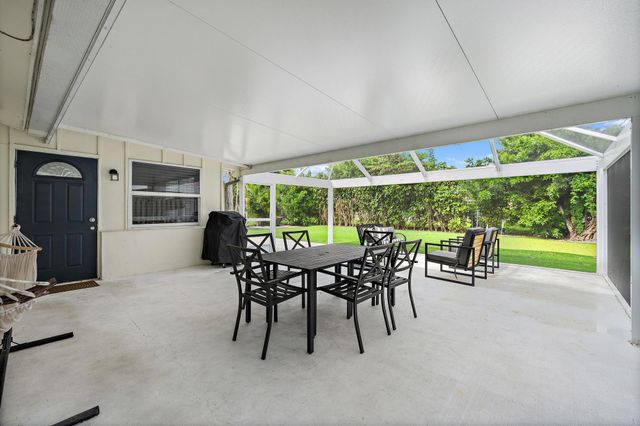 558 Ivy Avenue, Palm Beach Gardens, FL 33410