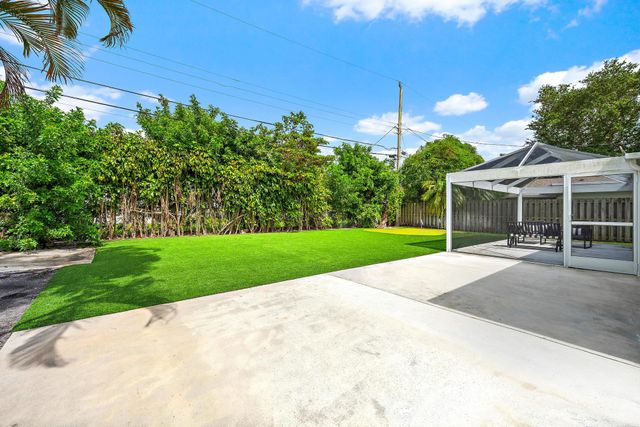 558 Ivy Avenue, Palm Beach Gardens, FL 33410