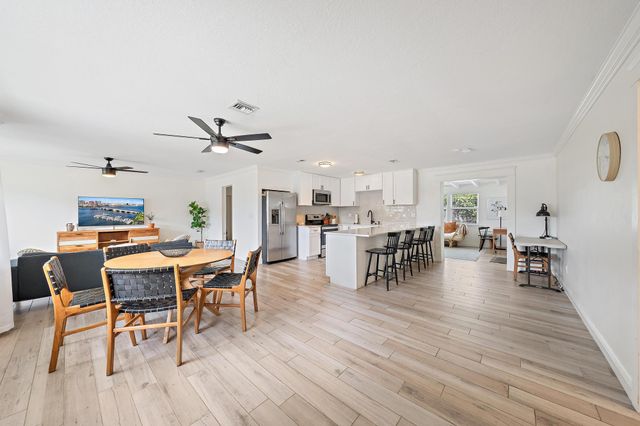 558 Ivy Avenue, Palm Beach Gardens, FL 33410