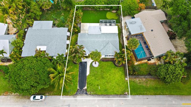 558 Ivy Avenue, Palm Beach Gardens, FL 33410