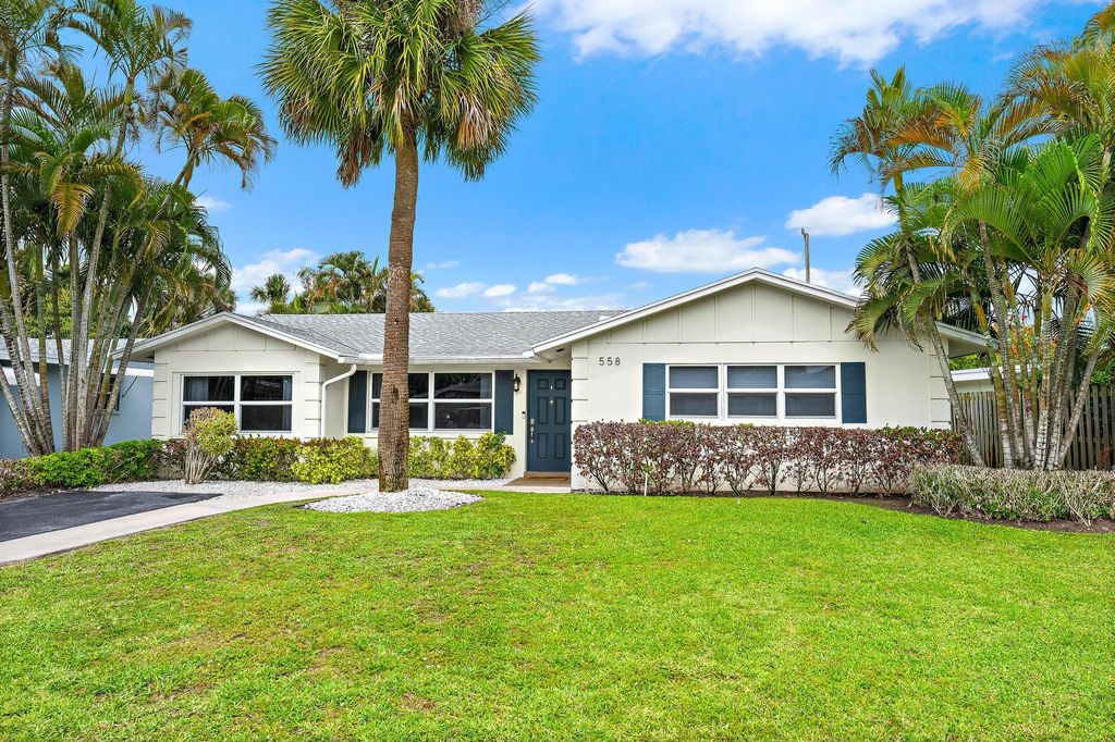 558 Ivy Avenue, Palm Beach Gardens, FL 33410