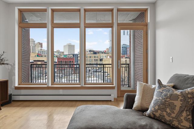 111 4th Avenue N 304, Minneapolis, MN 55401