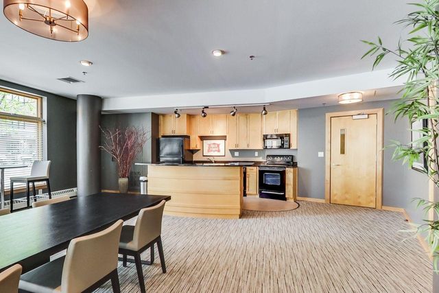 111 4th Avenue N 304, Minneapolis, MN 55401