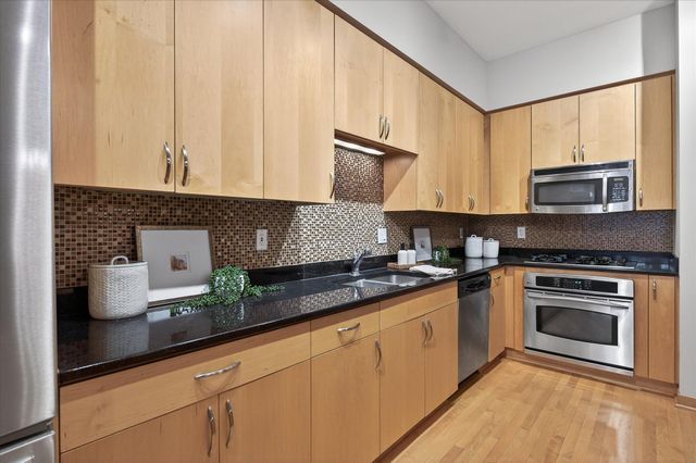 111 4th Avenue N 304, Minneapolis, MN 55401