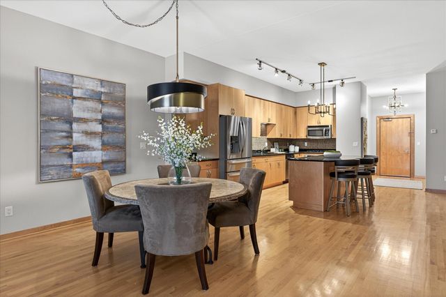 111 4th Avenue N 304, Minneapolis, MN 55401