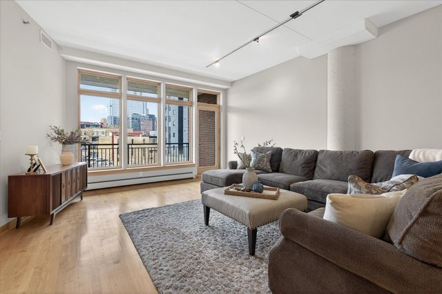 111 4th Avenue N 304, Minneapolis, MN 55401