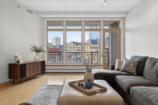 111 4th Avenue N 304, Minneapolis, MN 55401