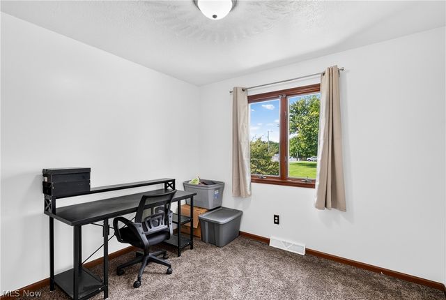 1064 Saul Drive, Hubbard, OH 44425
