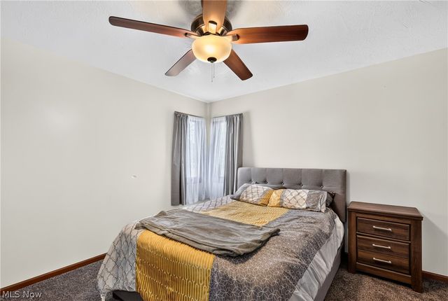 1064 Saul Drive, Hubbard, OH 44425