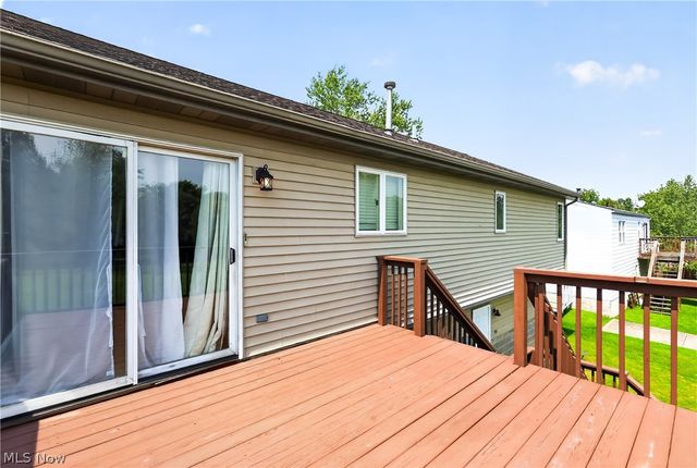 1064 Saul Drive, Hubbard, OH 44425