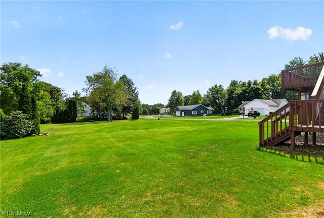 1064 Saul Drive, Hubbard, OH 44425